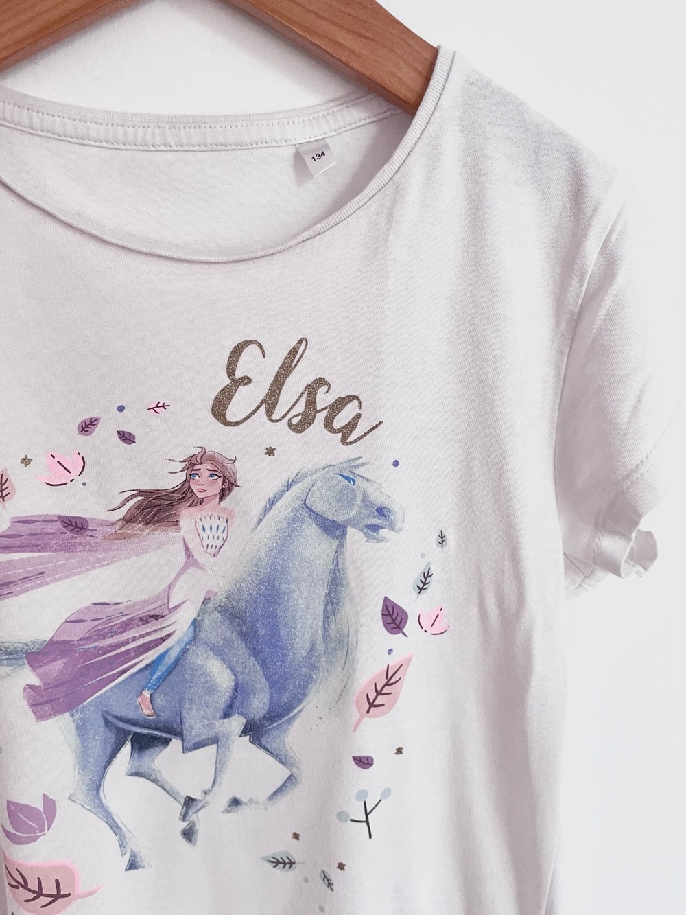 $6 💥Elsa Frozen II Girls Tee, Glitter Text, Water Horse, Short Sleeve